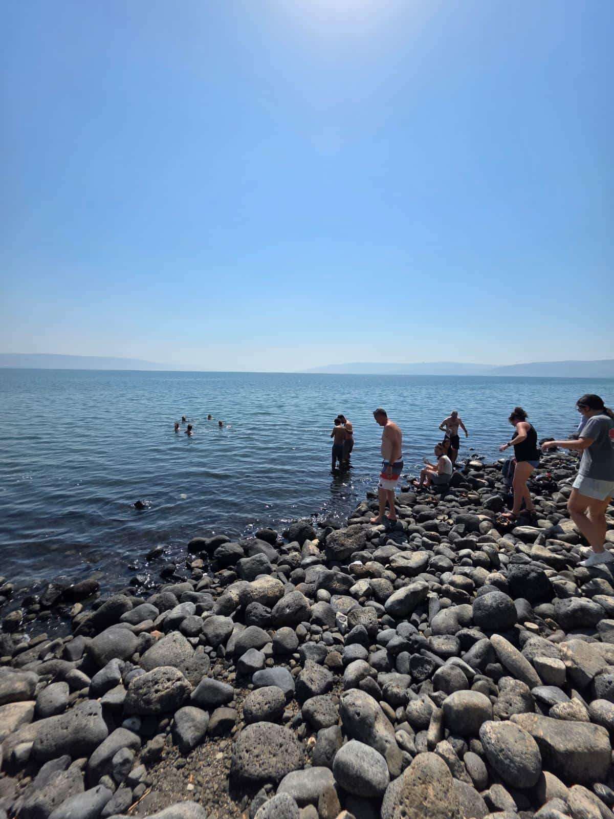 חוף ספירית והכנסיות